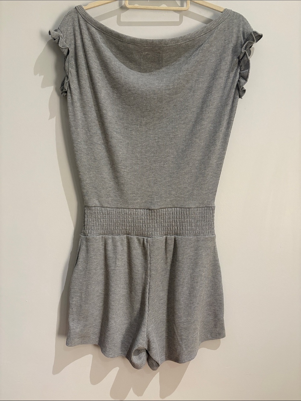 Chaser Grey Ribbed Ruffle Sleeve Romper – Size S - Picture 3 of 3